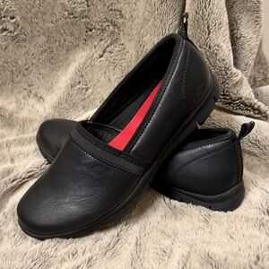 Skechers Womens Walking Loafer, True Black